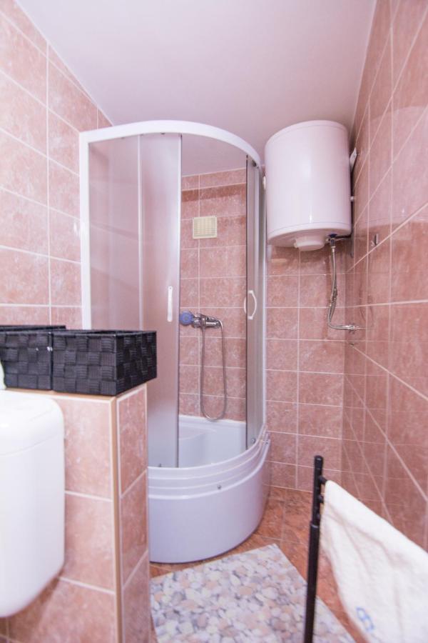 Sobe Rolo Uz More Hotel Biograd Na Moru Bagian luar foto