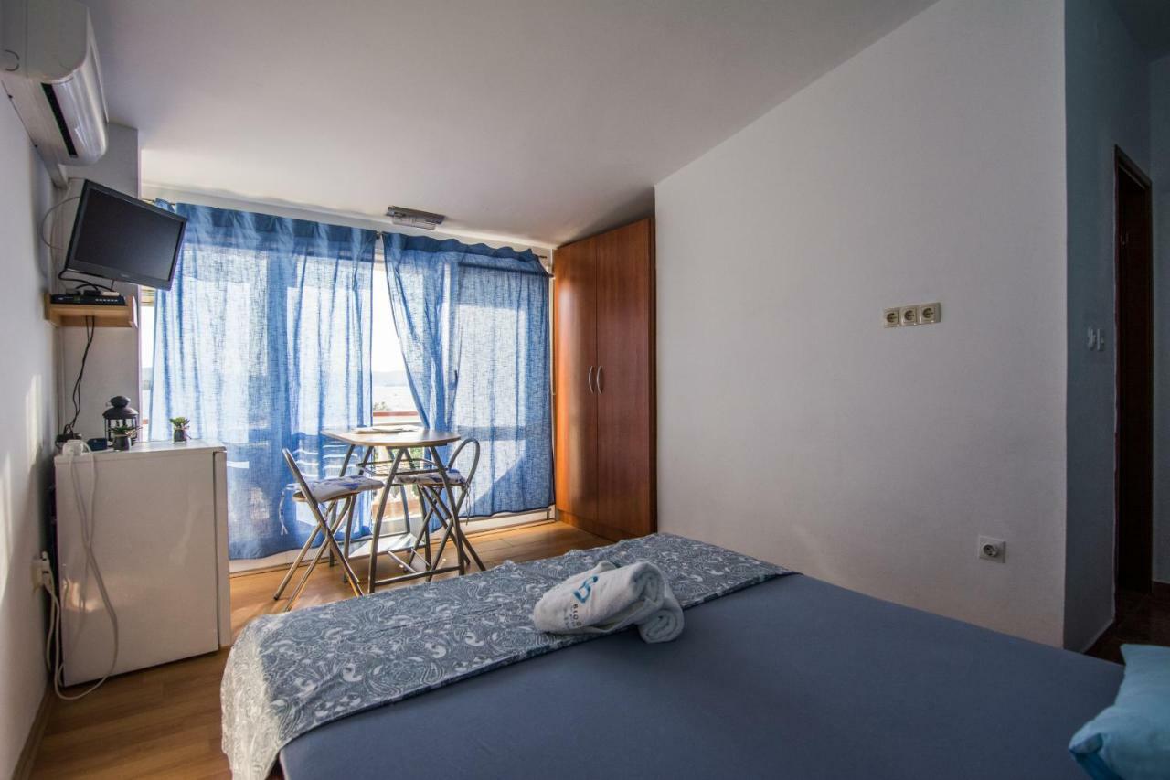 Sobe Rolo Uz More Hotel Biograd Na Moru Bagian luar foto