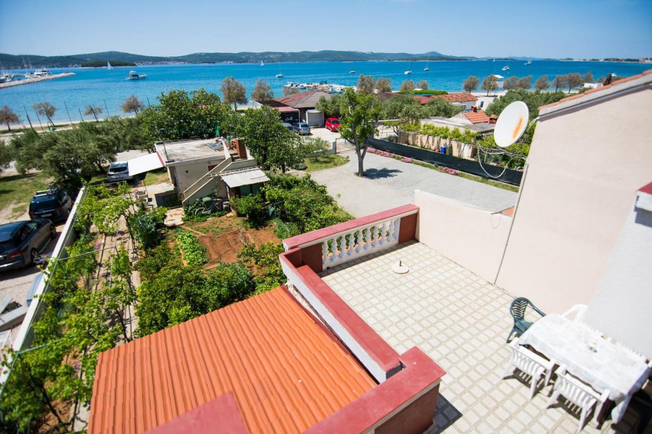 Sobe Rolo Uz More Hotel Biograd Na Moru Bagian luar foto