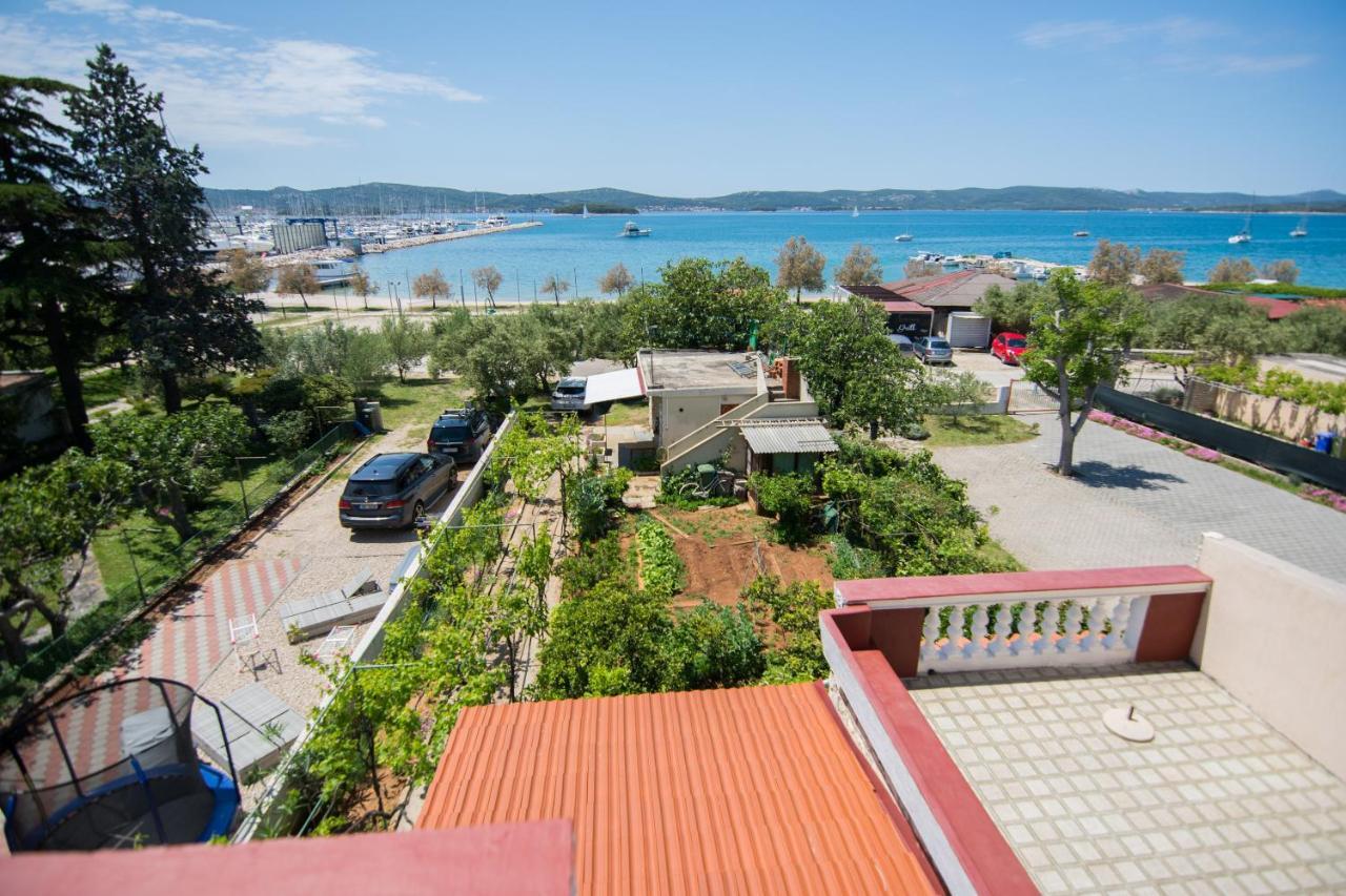 Sobe Rolo Uz More Hotel Biograd Na Moru Bagian luar foto